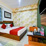 Hotel Skywood At Airport