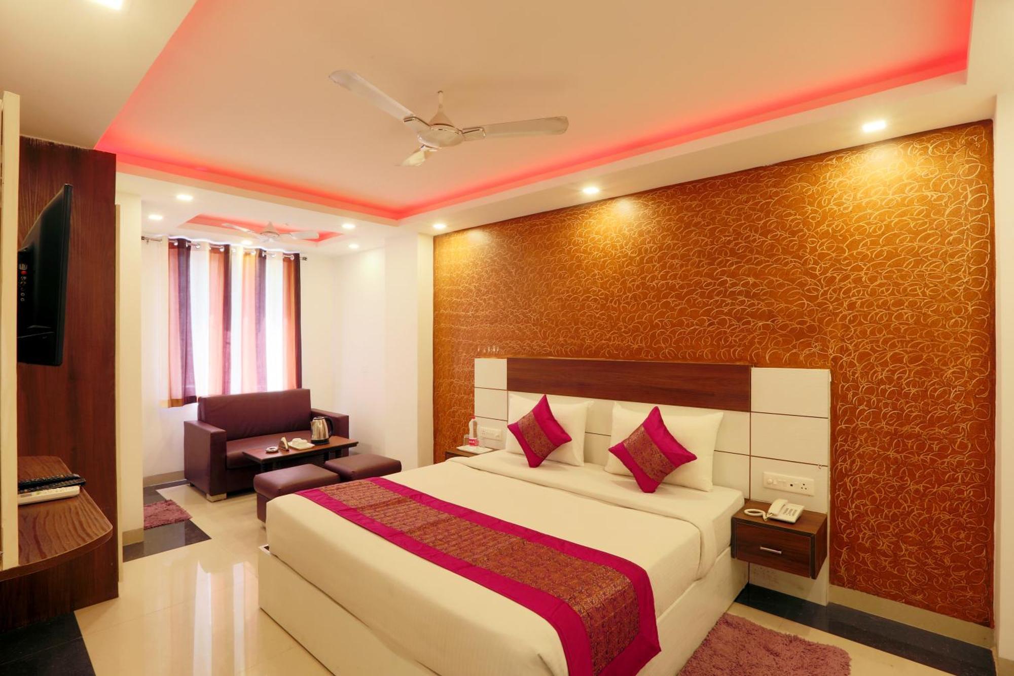 Hotel Skywood At Airport New Delhi